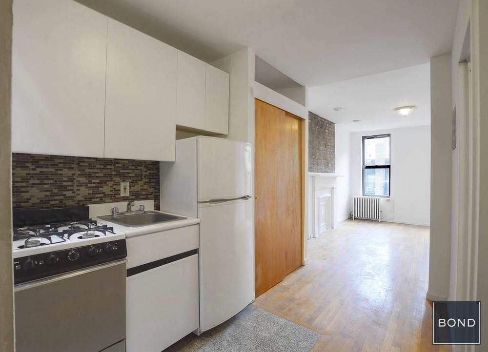 334 East 82nd Street - Photo 2