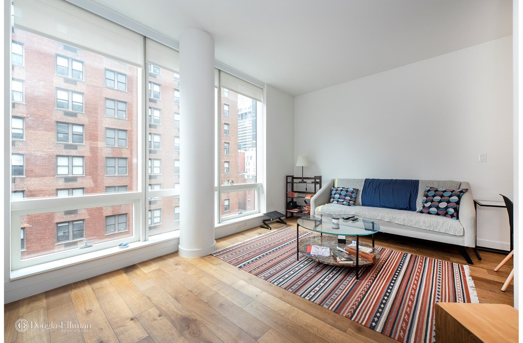 325 Lexington Avenue - Photo 2