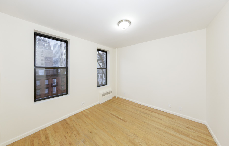 1st Avenue - Photo 1