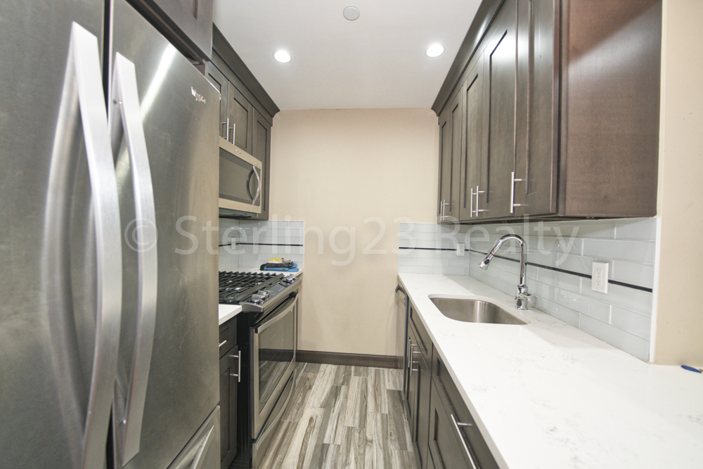 21-08 Steinway, Astoria, Ny, 11105 - Photo 8