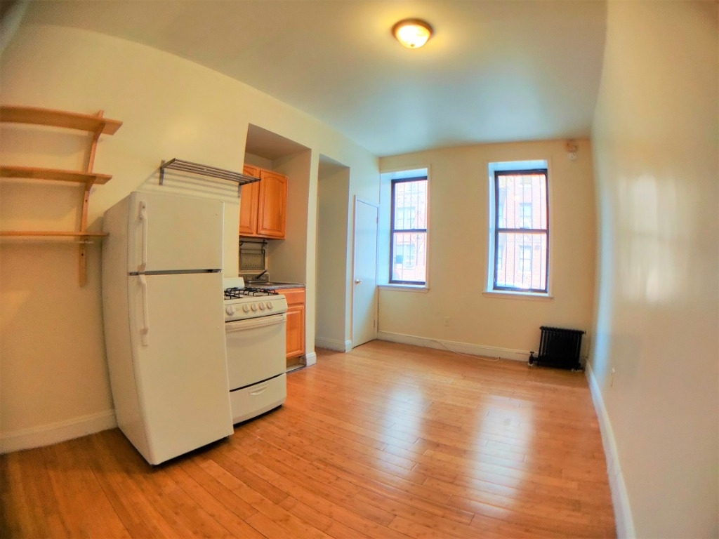 280 E 21st Street  - Photo 4