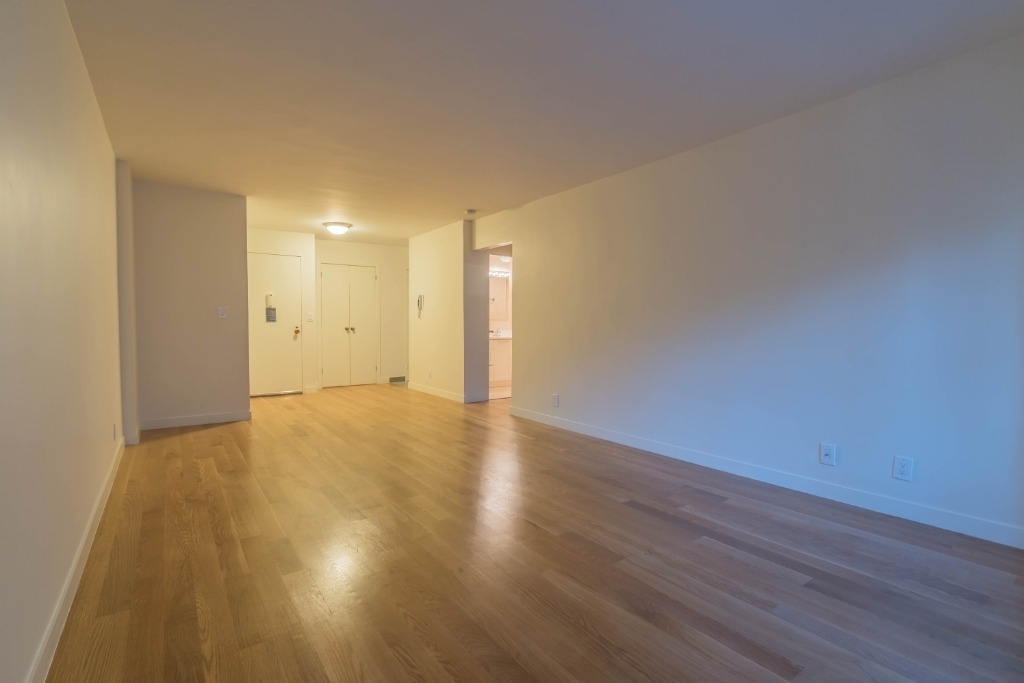 236 East 36th Street - Photo 2