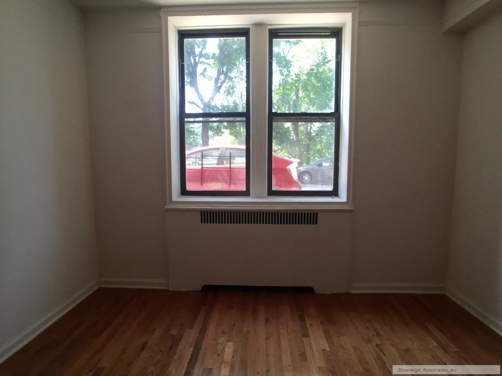 600 West 218th Street - Photo 4