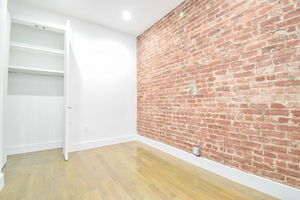 125 Sterling Street - Photo 4