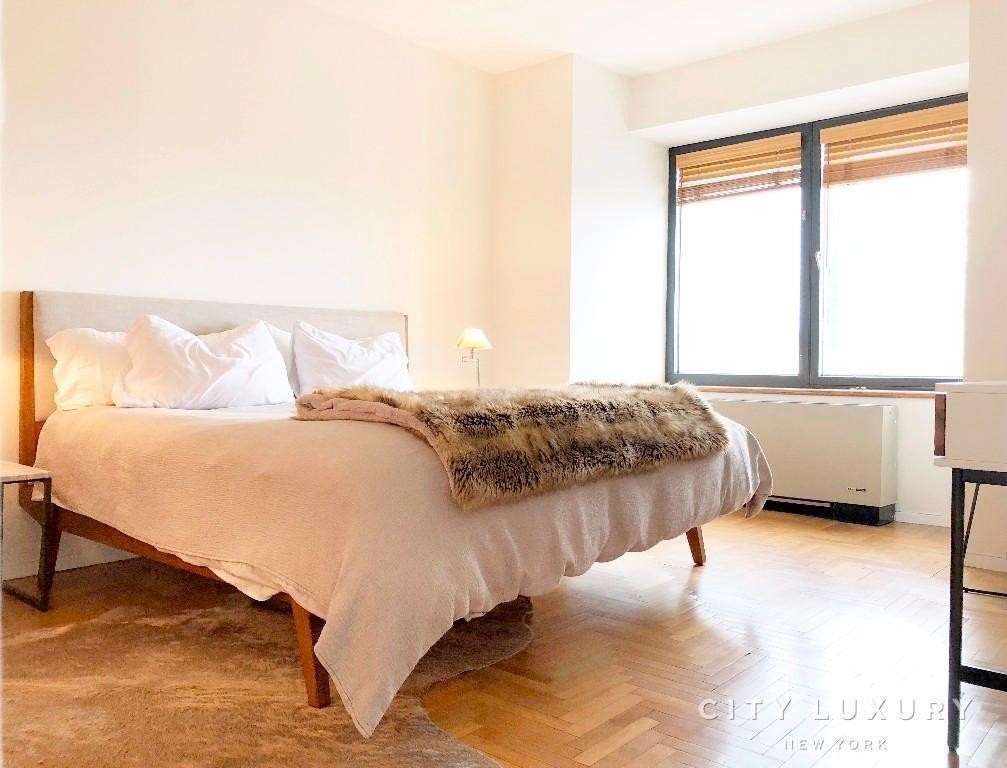 301 West 57th Street - Photo 5