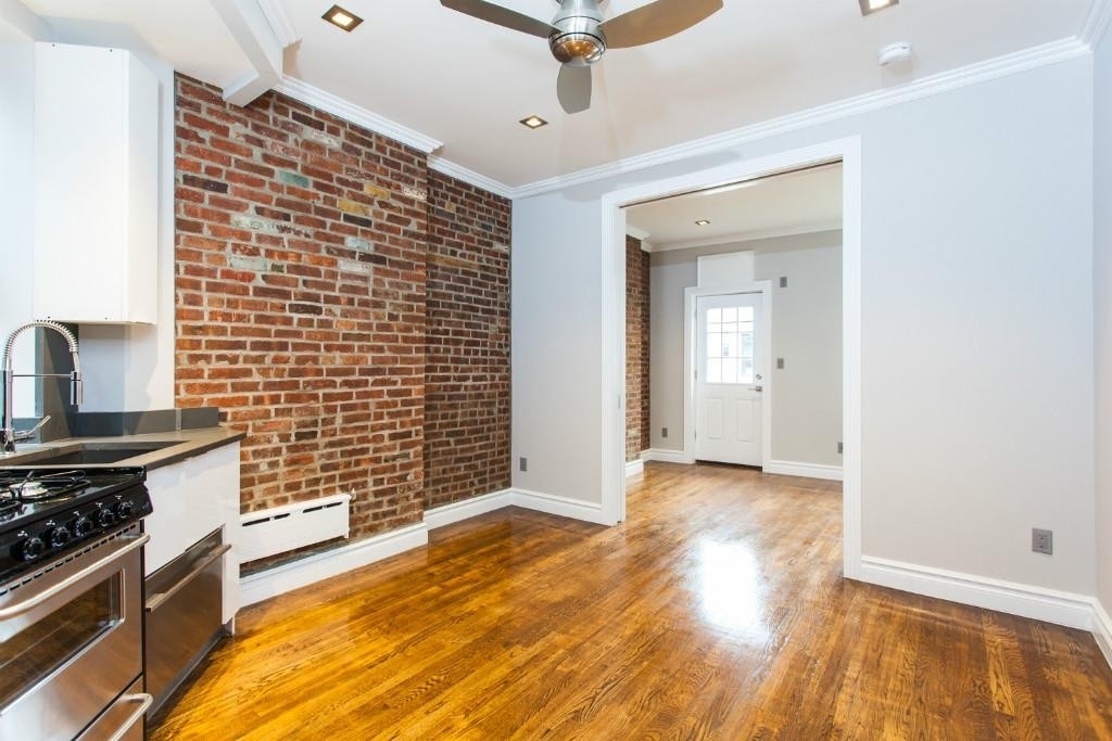 250 Mott Street - Photo 1