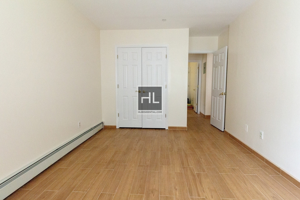 115 Dahlgren Place - Photo 2