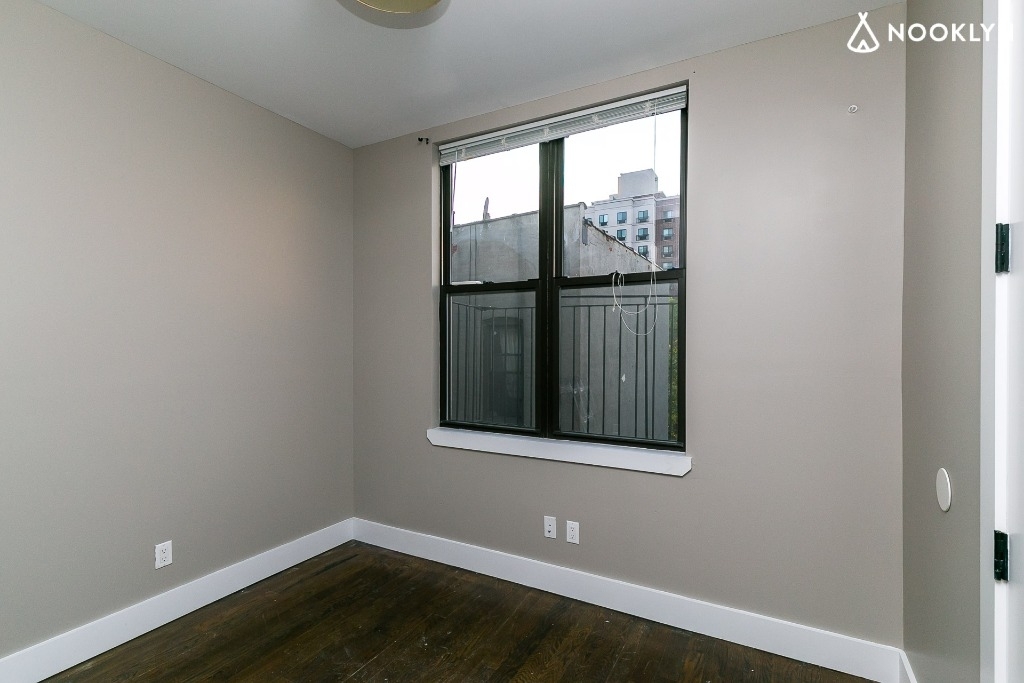 111 Van Buren St - Photo 1