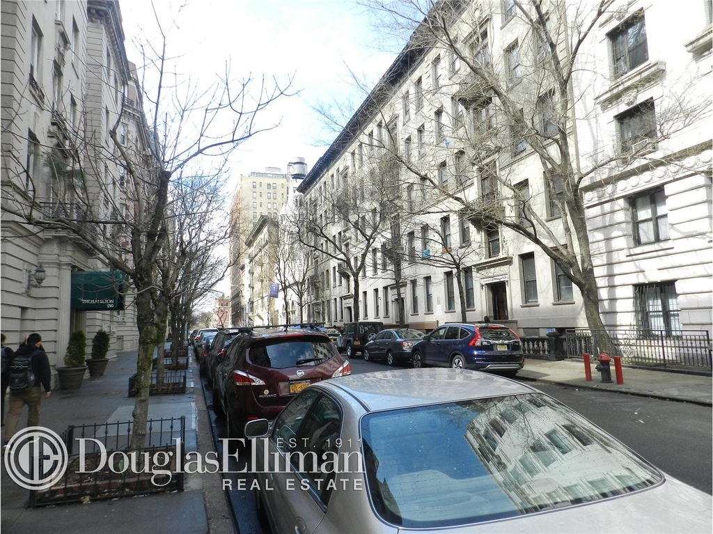 207 West 109th St - Photo 4