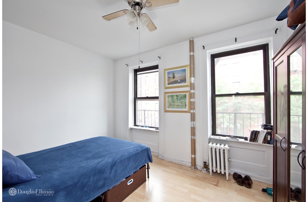 467 West 49th St - Photo 3