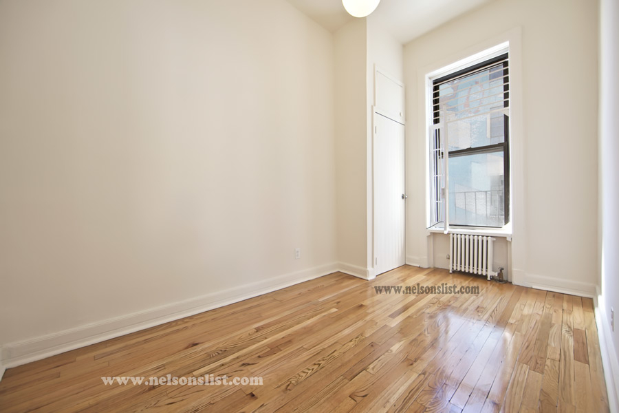 92 7th Avenue - Photo 3