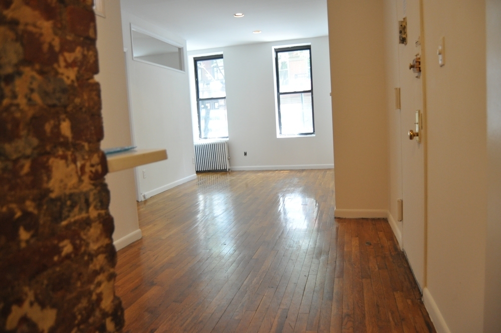 141 W 10th St - Photo 1