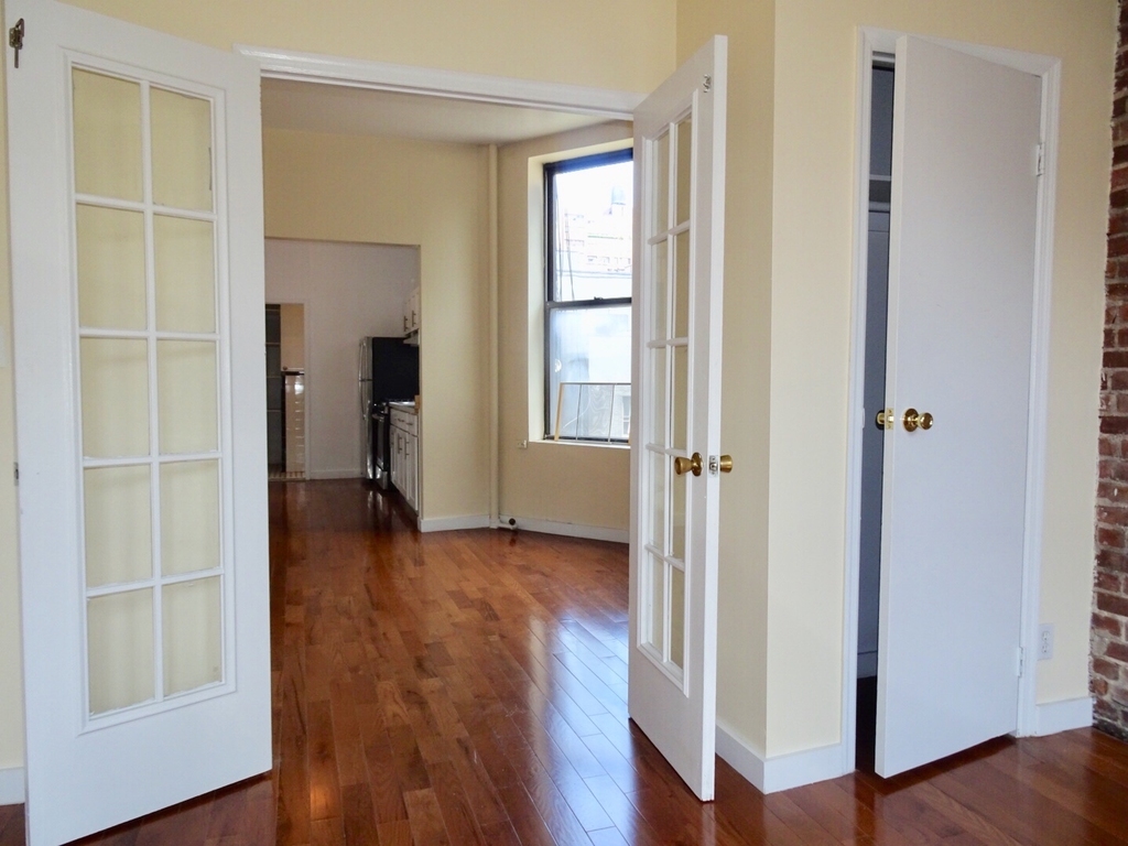 East 77th Street - Photo 10