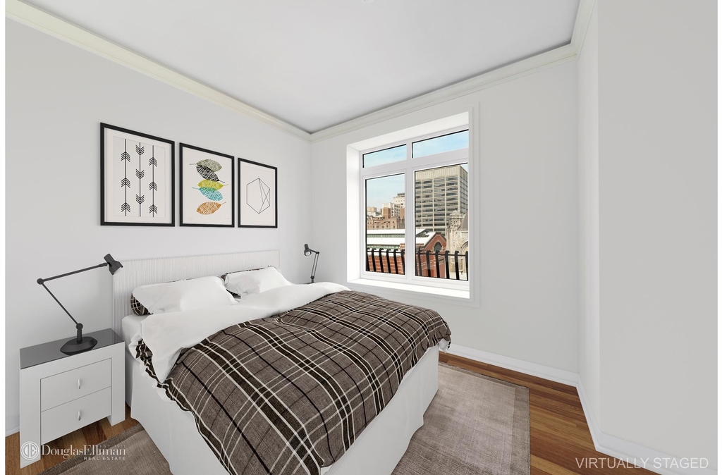 132 East 65th St - Photo 9