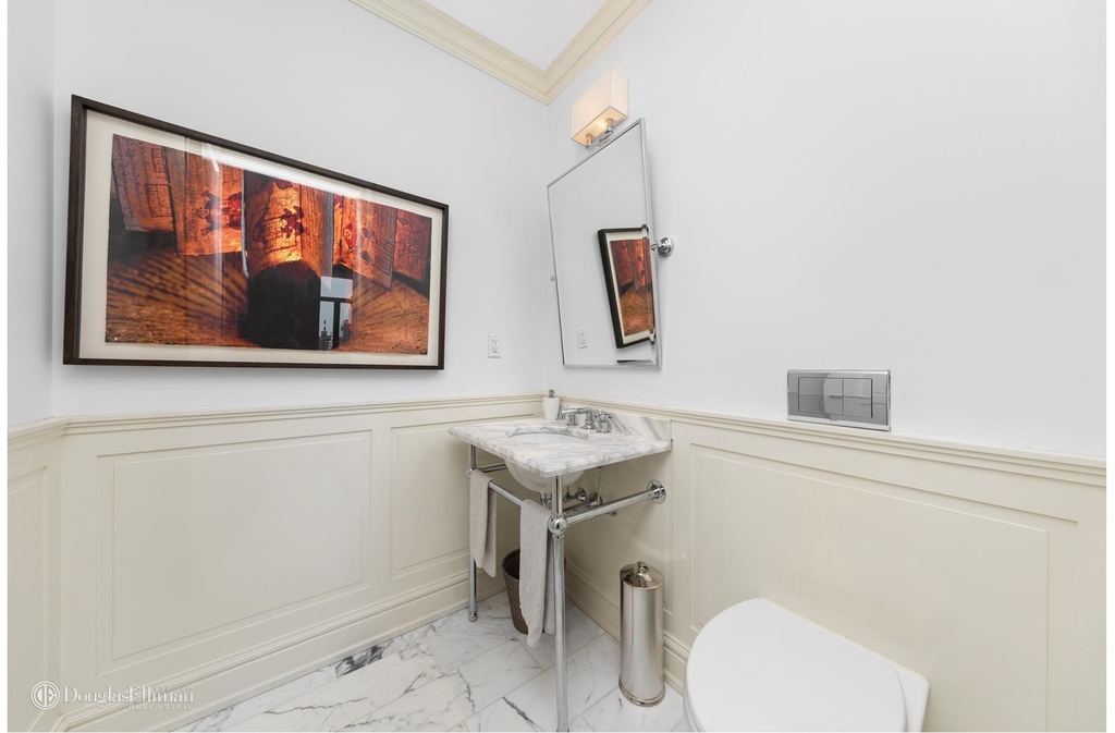 132 East 65th St - Photo 5