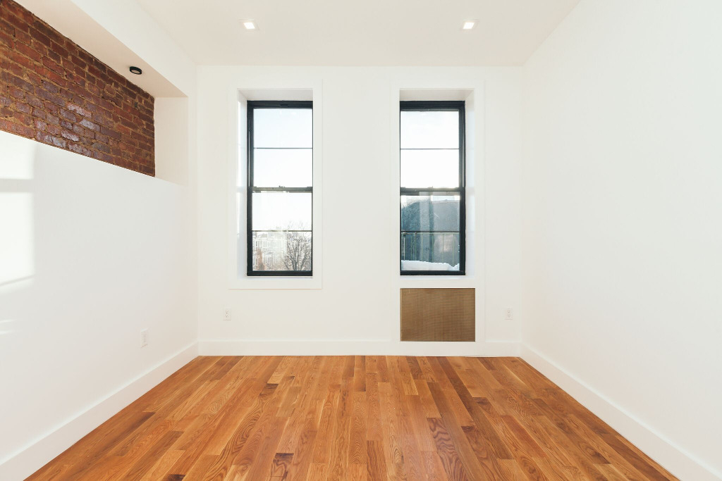 210 Wyckoff Ave - Photo 4