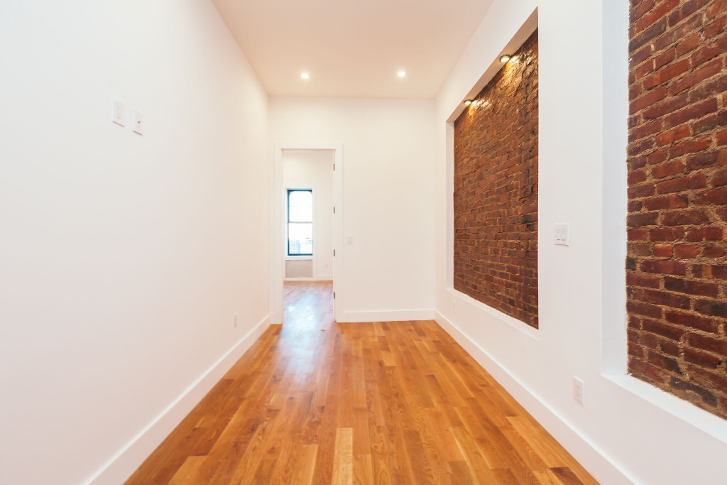 210 Wyckoff Ave - Photo 8