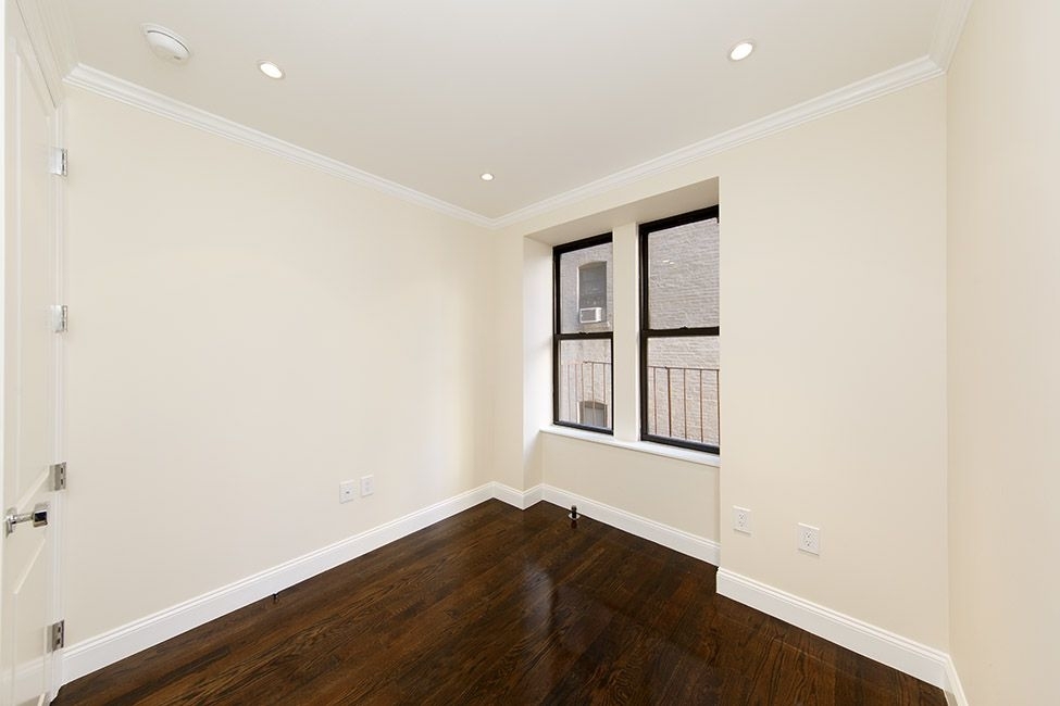 522 East 5th Street,  - Photo 2