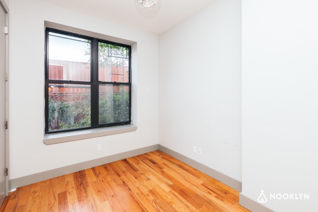 179 Woodward Ave, Ridgewood, Queens.  - Photo 6