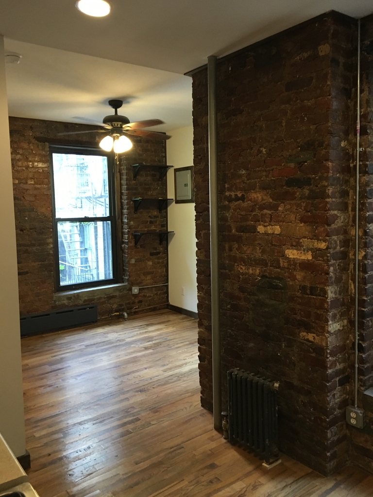 441 East 12th - Photo 3