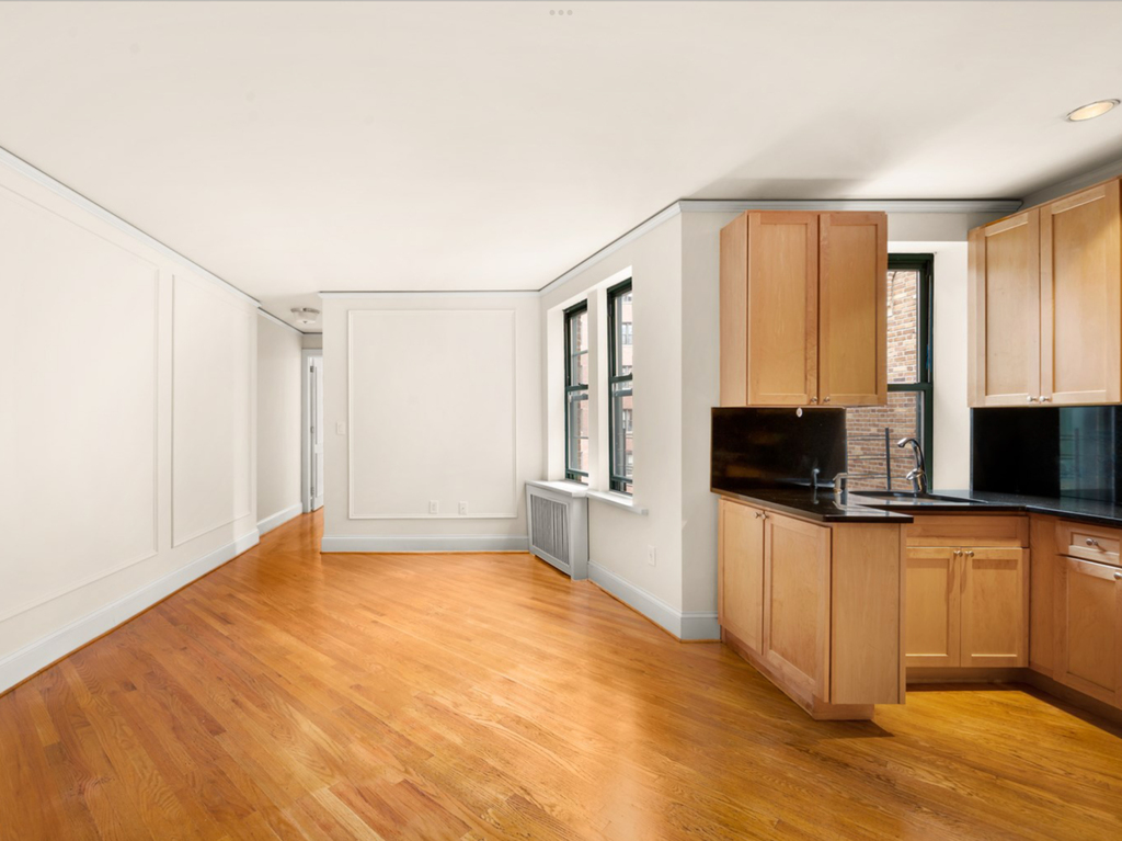 9th street &  2nd Avenue  - Photo 1