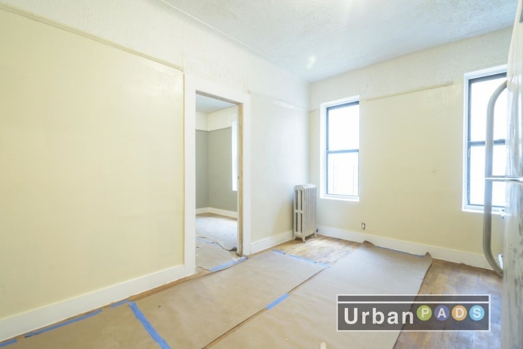 1226 Lincoln Pl - Photo 3