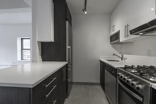 360 W 34th Street - Photo 2