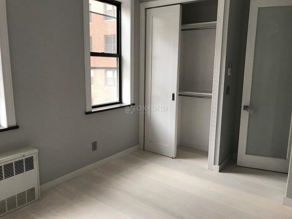 213 East 26th Street - Photo 2