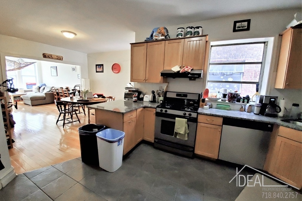 359 40th st - Photo 5