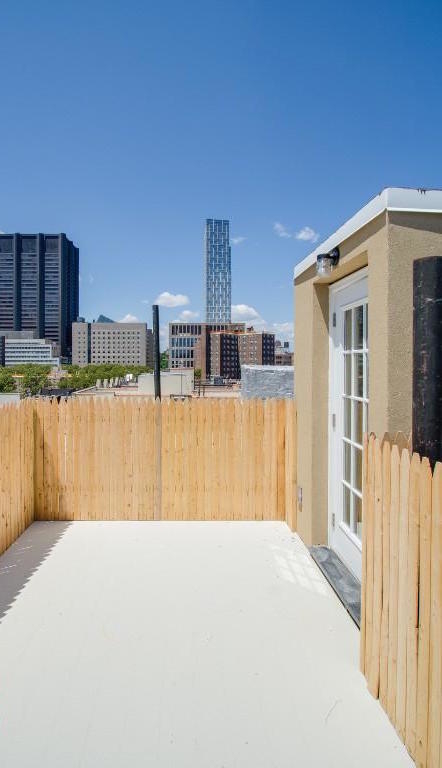 No broker fee - Elevator - Private Roofdeck - Laundry - Photo 1