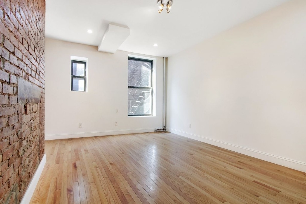 649 Ninth Avenue - Photo 2