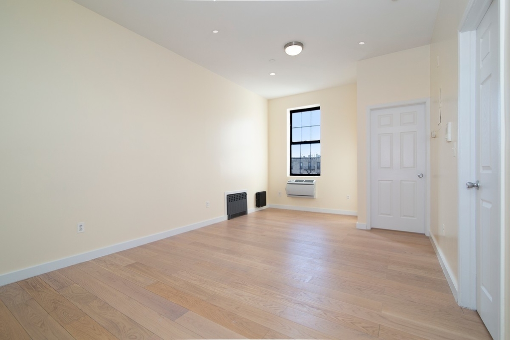 669 East 21st Street - Photo 4