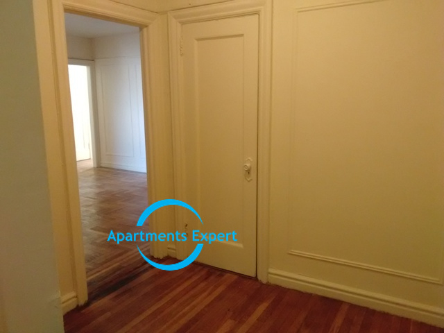 655 East 233rd St - Photo 2