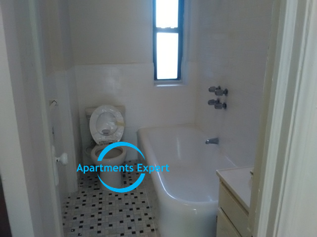 655 East 233rd St - Photo 9