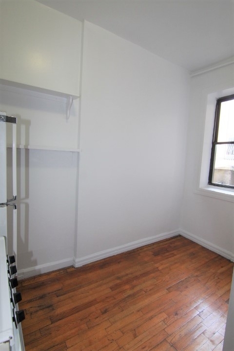 109 Ludlow  - Photo 2