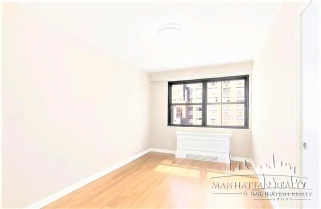 East 86th Street - Photo 4