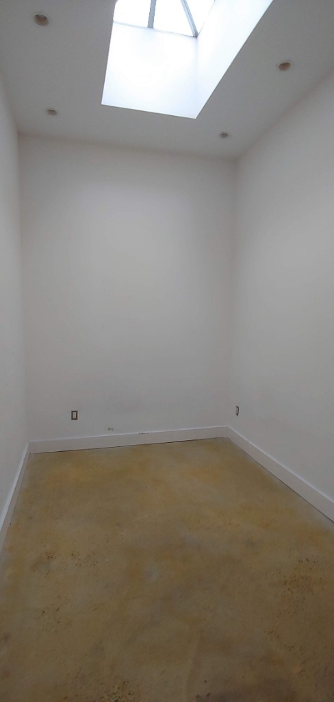 753 Lexington Avenue - Photo 2