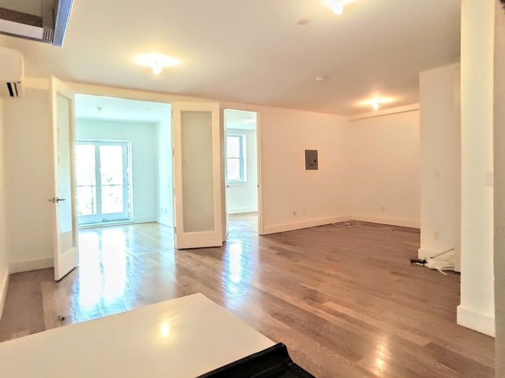 106 Meserole St - Photo 3