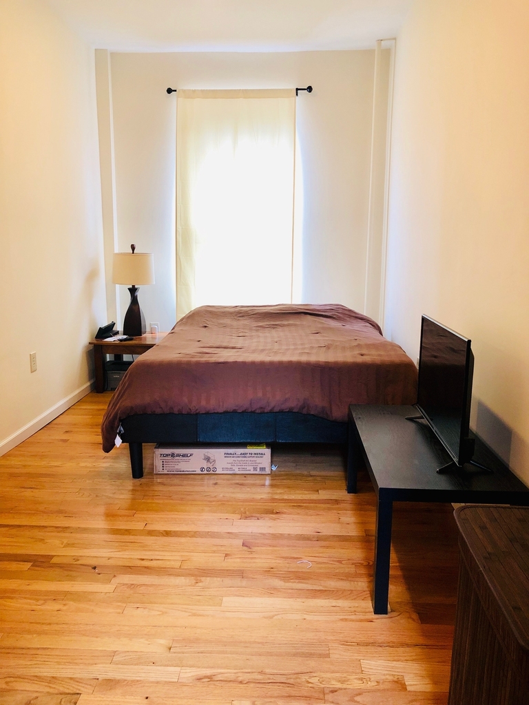 24-35 Steinway Street - Photo 13