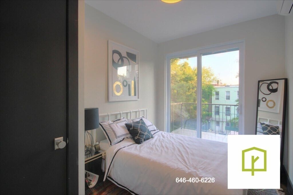 276 Nostrand Ave - Photo 4