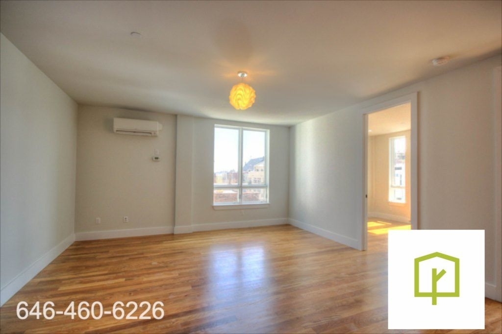 852 Metropolitan Ave - Photo 3