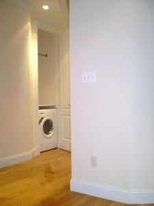 279 E 10th - Photo 2