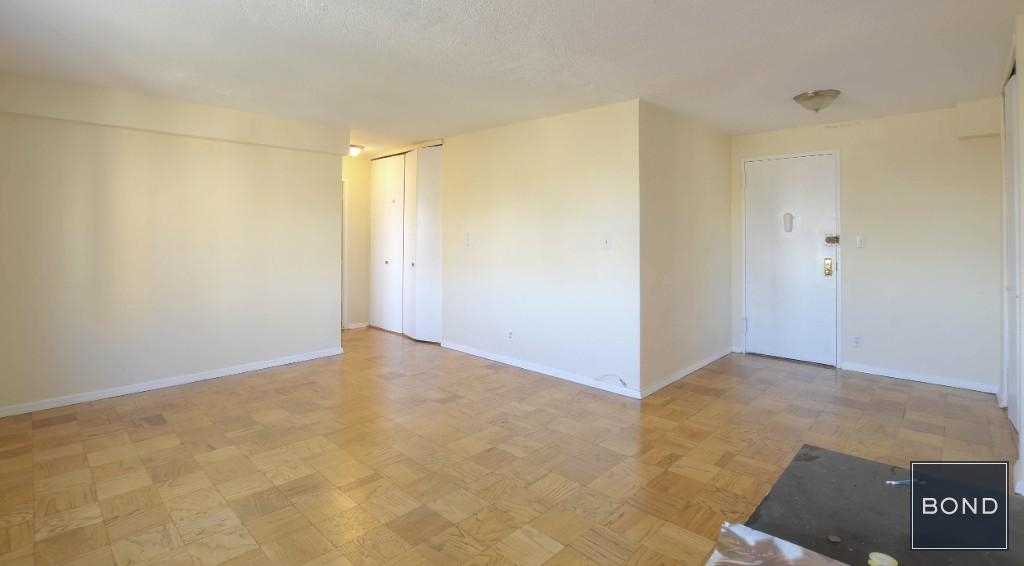 1380 Riverside Drive - Photo 2