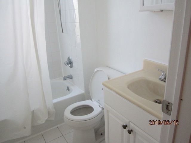 927 bedford ave - Photo 1