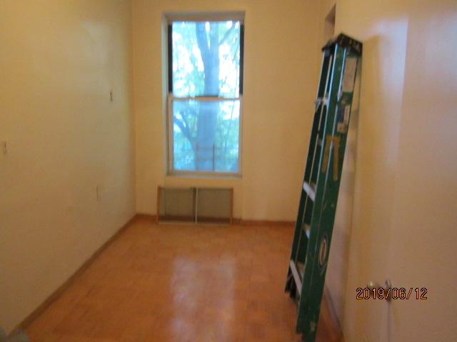 927 bedford ave - Photo 3