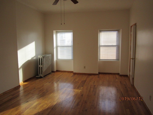 927 bedford ave - Photo 6