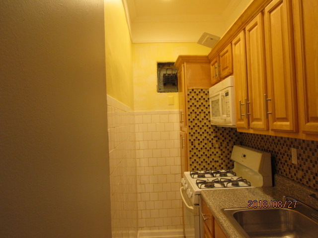 1393 Fulton St - Photo 6