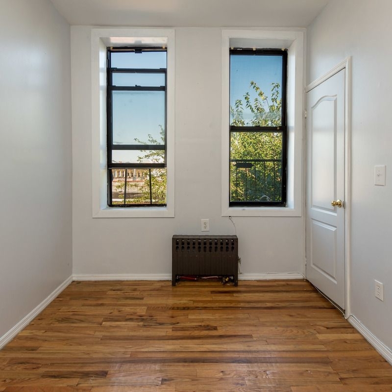 93 Knickerbocker Ave  - Photo 3