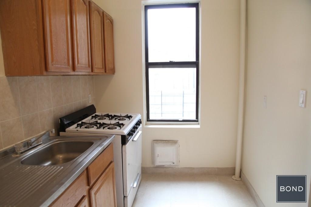 West 218 Street - Photo 3