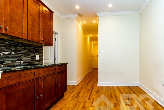 709 Dekalb Avenue - Photo 10